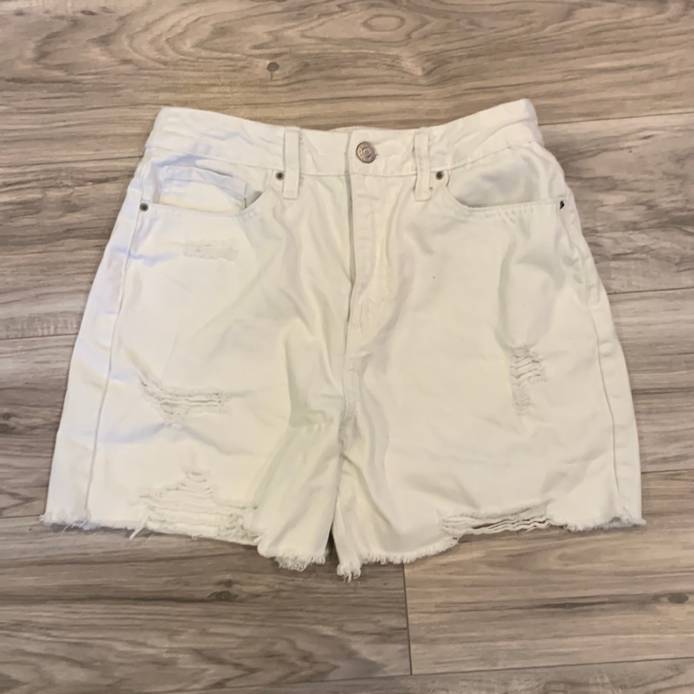 White Jean Shorts 🌊